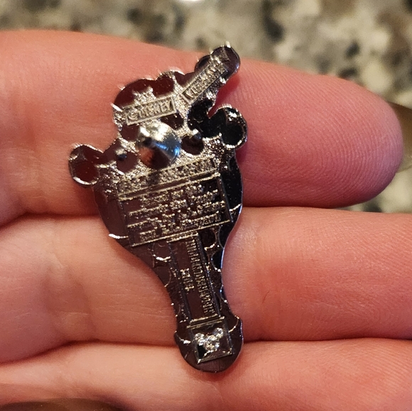 (5 For $30) Disney Pin Tigger Bubble Wand Hidden Disney Wave B 2025 Pin - Picture 3 of 4